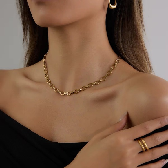 18K Gold Plated Chain Necklace - Picture 4 of 6